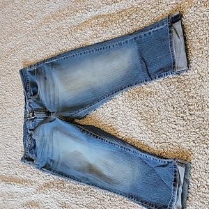 Levi capris size 16